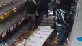 هجوم مردم قزوین به فروشگاها
