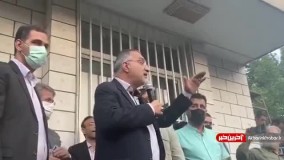 حضور  زاکانی در بین رانندگان اتوبوس معترض