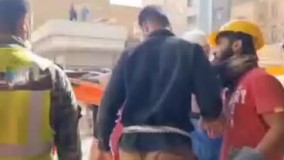 لحظه خروج قربانی دیگر از حادثه متروپل