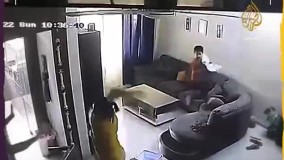لحظه کتک خوردن وحشیانه مدیر مدرسه از همسرش !