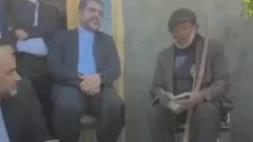 اهدای نشان درجه یک هنری به پدر شهید که خودآموخته آواز است