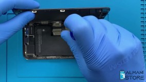 باتری ایفون 13 پرو را چگونه تعویض میکنند؟