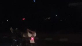 اقدام خطرناک جوان موتور سوار در مشهد !
