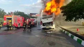 این اتوبوس سرویس کارکنان در آتش سوخت !