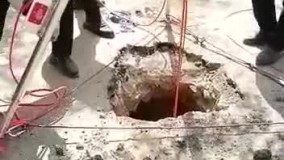 نجات بچه گربه توسط آتش‌ نشانان مهربان