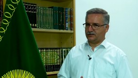 اهدای کتاب «صحیفه سجادیه به زبان کردی» به آستان قدس رضوی