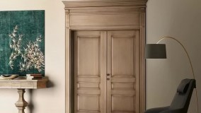 درب چوبی رنگ شده