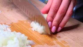 گوجه بادمجان پیتزایی، یک غذای خوشمزه و متفاوت!