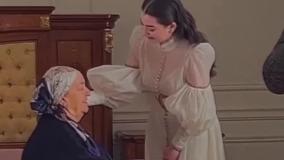 همین الان مادرتون نوازش کنید دنبال =دنبال