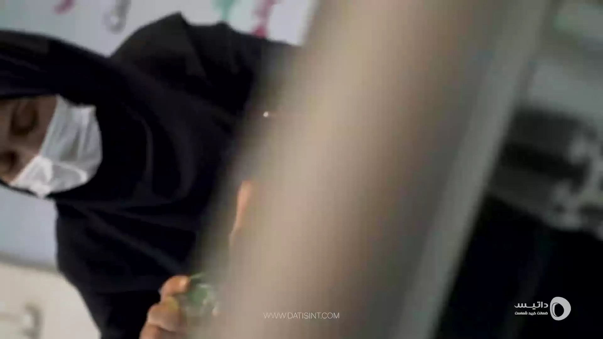 در کارخانه و دفتر داتیس چه می‌گذرد؟