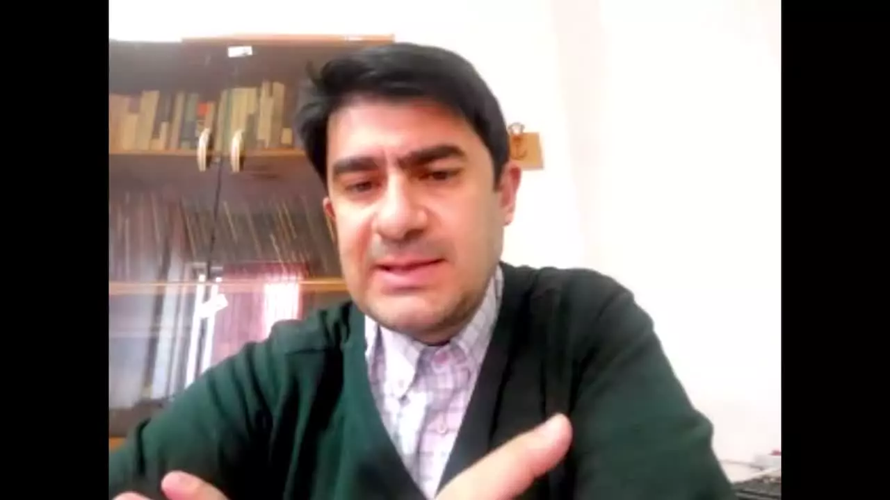 نسبت نظام صدور مجوز آثار هنری با قانون اساسی جمهوری اسلامی ایران