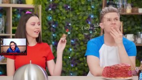 چالش غذایی خنده‌دار:‌ 100 لایه بیکن!!!