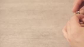 ترفندی خفن با دریل شارژی برای تمیزکاری