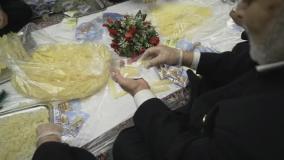 بسته بندی هزاران قطعه نبات برای زائران امام رئوف