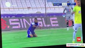 3 صحنه مشکوک بازی استقلال - صنعت نفت