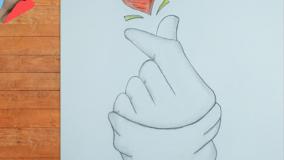 نقاشی دست با قلب