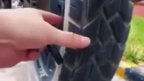تعمیر پنچری لاستیک موتورسیکلت در یک چشم بر هم زدن