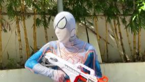 نبرد مرد عنکبوتی و اسپایدرمن بچه نیکوکار مرد عنکبوتی spiderman - مرد عنکبوتی