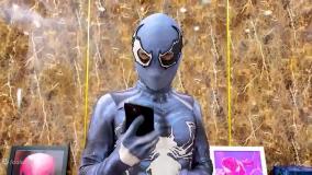 نبرد مرد عنکبوتی و اسپایدرمن ، نبرد پلیس برای نجات کودک مرد عنکبوتی، spiderman