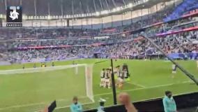 کری خوانی بازیکنان تیم برای ژاپنی‌ها