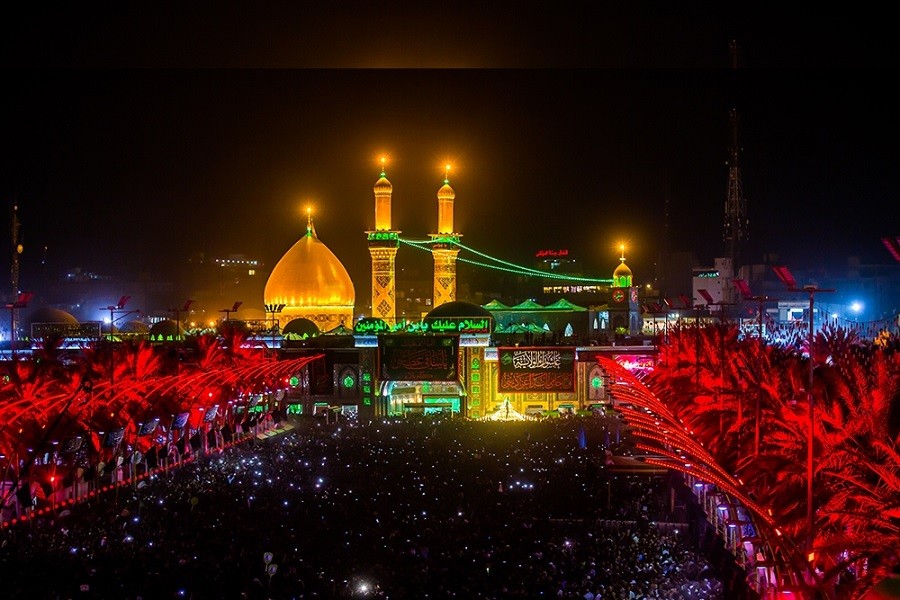حال و هوای بین‌الحرمین در مراسم تعویض پرچم حرم امام حسین(ع) علیه السلام