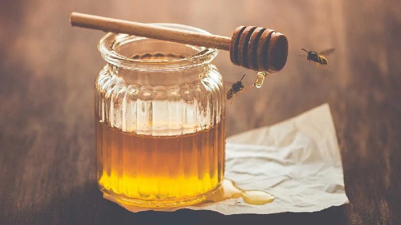 موارد ممنوعه برای مصرف همزمان با عسل| ۲۷ دی ۱۴۰۳