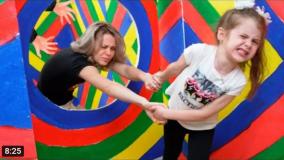 ماجراهای ایوا و مامان در تونل وحشت شهر بازی