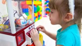 کارتون جدید ایوا - کودک ایوا - ایوا و مامان یک روز بازی برای کودکان درست می کنند