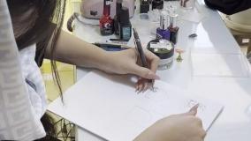 آموزش کاشت ناخن در اصفهان مدرس دنیا زارع