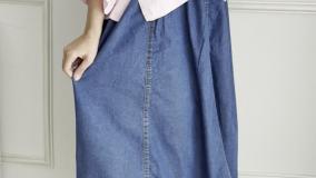 بررسی دامن بیرونی جین با طراحی مدرن در فروشگاه مظفری