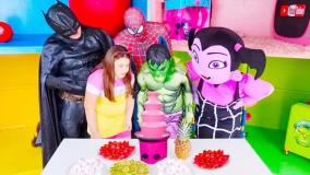 برنامه کودک مرد عنکبوتی و ابرقهرمانان همراه آدریانا طولانی و جذاب