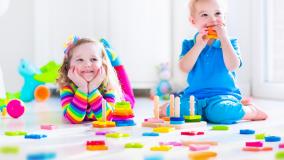 چه نوع ارتباطی بین والدین و مربیان پیش دبستانی وجود دارد؟