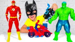 برنامه کودک سینا و اسباب بازی هالک و مرد عنکبوتی