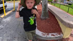 سنیاشو کودک ؛ بازی سرگرمی با پدر ؛ کودک تفریحی ؛ کودکانه