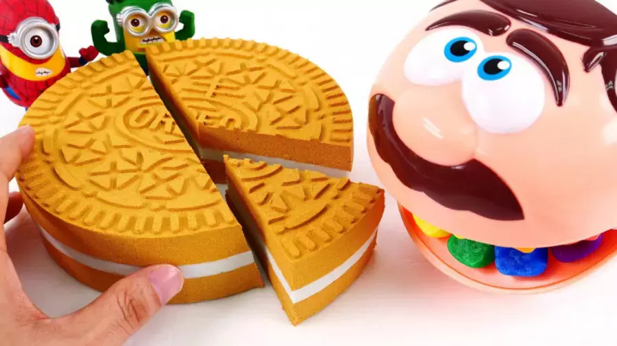 ماجراجویی کودک در شن بازی ساخت بیستکوئیت شنی طولانی و هیجان‌انگیز