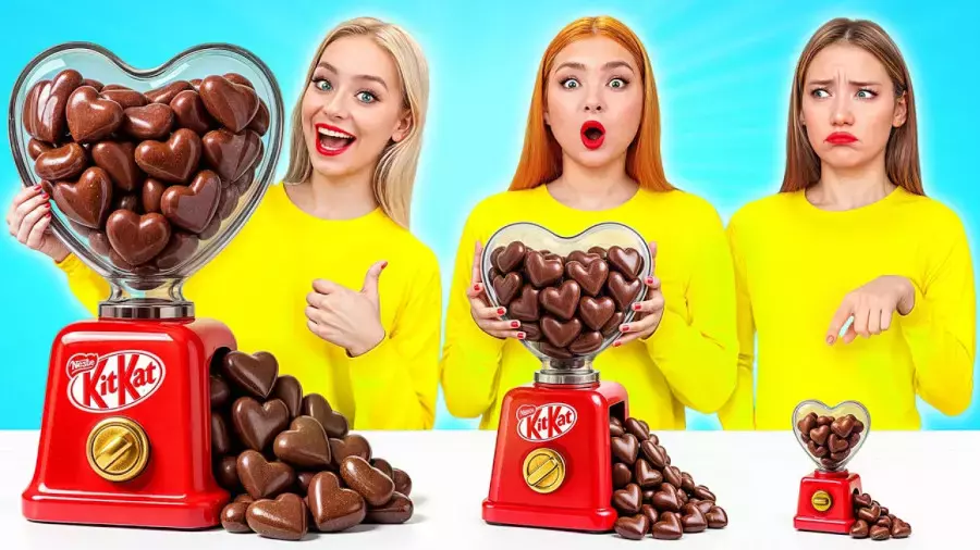 چالش غذایی طولانی - چالش خوراکی - چالش غذا خوردن آبنبات - کلیپ خنده دار 123go