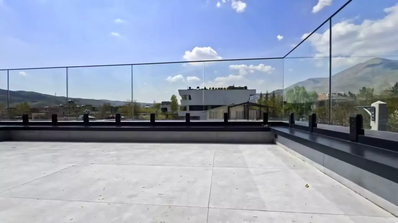 نرده شیشه ای اسپیگات اکسیدال | روف گاردن در لواسان