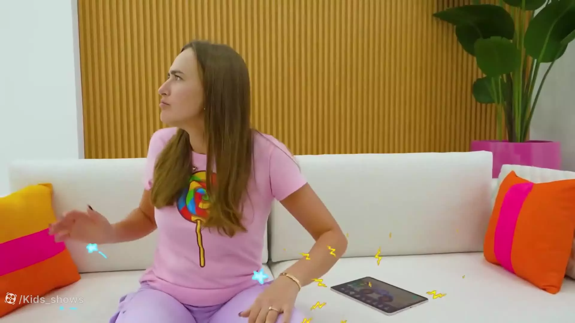 برنامه کودک کارتون کودک-ولاد نیکیتا سرگرمی کودک ولاد و نیکی لباس‌ ابرقهرمانی