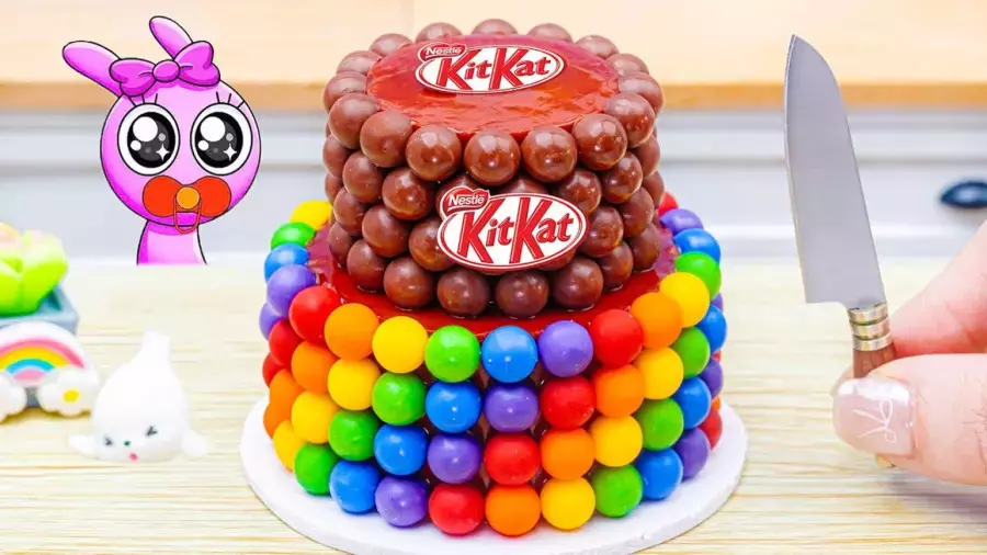 کیک مینیاتوری، تزیین کیت کت شکلاتی کیت کت مینیاتوری، مینی کیک