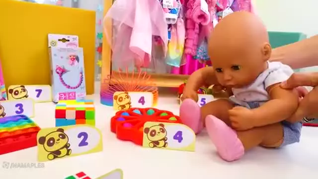 گم شدن پستانک بیبی آنابل تو شن‌بازی! | پیدا کردن پستانک جدید