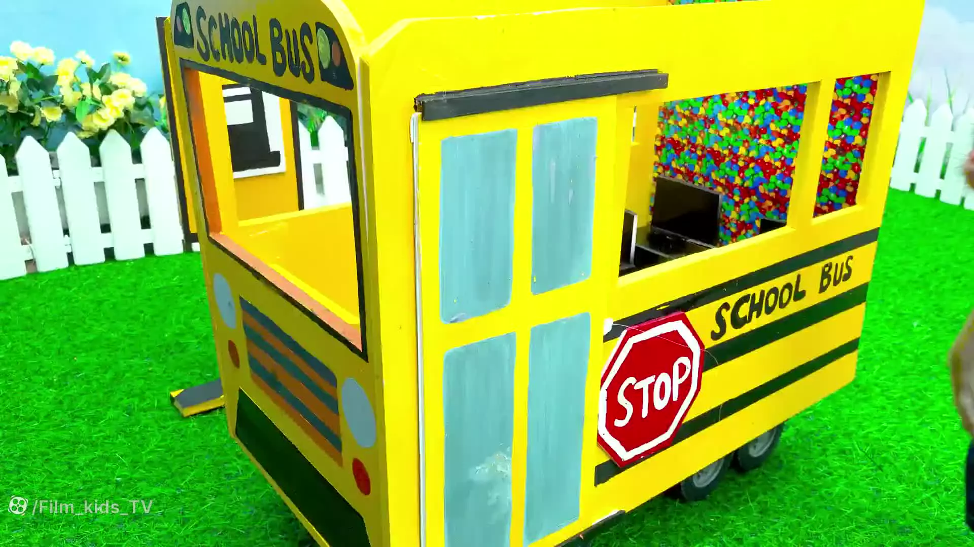 بچه میمون بازیگوش ، بازی سرگرمی ، طنز میمون ، میمون شیطون