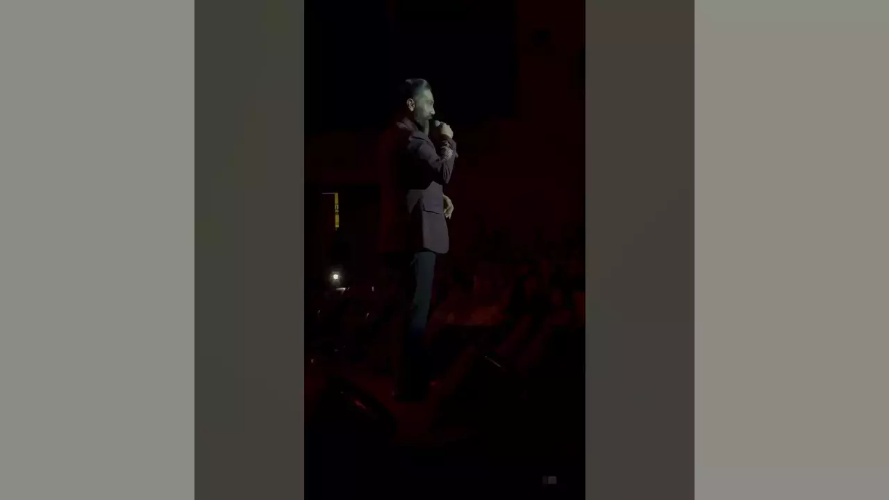 تشویق ویژه مهران مدیری در کنسرت علی زندوکیلی در برج میلاد