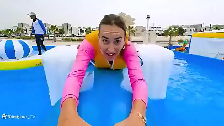 کارتون کودک ولاد و نیکی - بازی هیجانی در استخر بادی - ولاد و نیکیتا