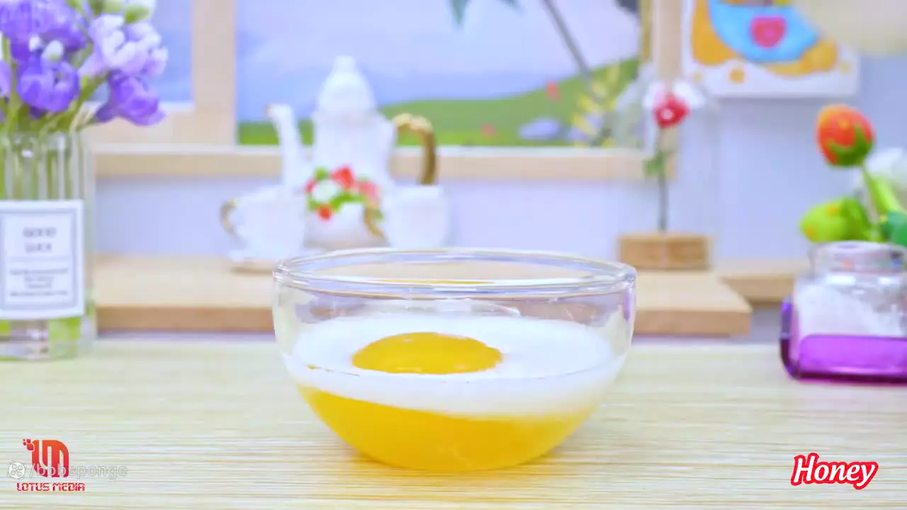 تزیین کیک شکلاتی مینیاتوری با آبنبات | ایده کیک کوچک | مینی کیک