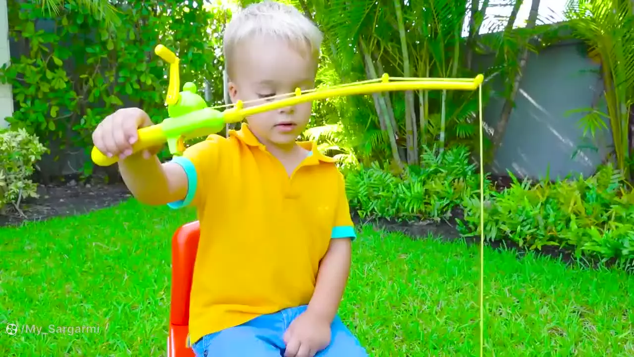 انیمیشن کودک ولاد و نیکی _ کریس یاد میگیرد که برای رانندگی از طریق کافه غذا بپزد