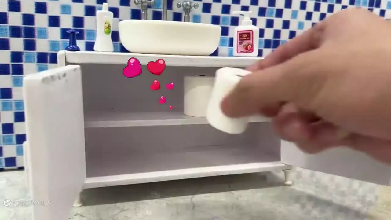 کارتون میمون : بچه میمون : میمون بازیگوش : میمون خنده دار : میمون بازیگوش