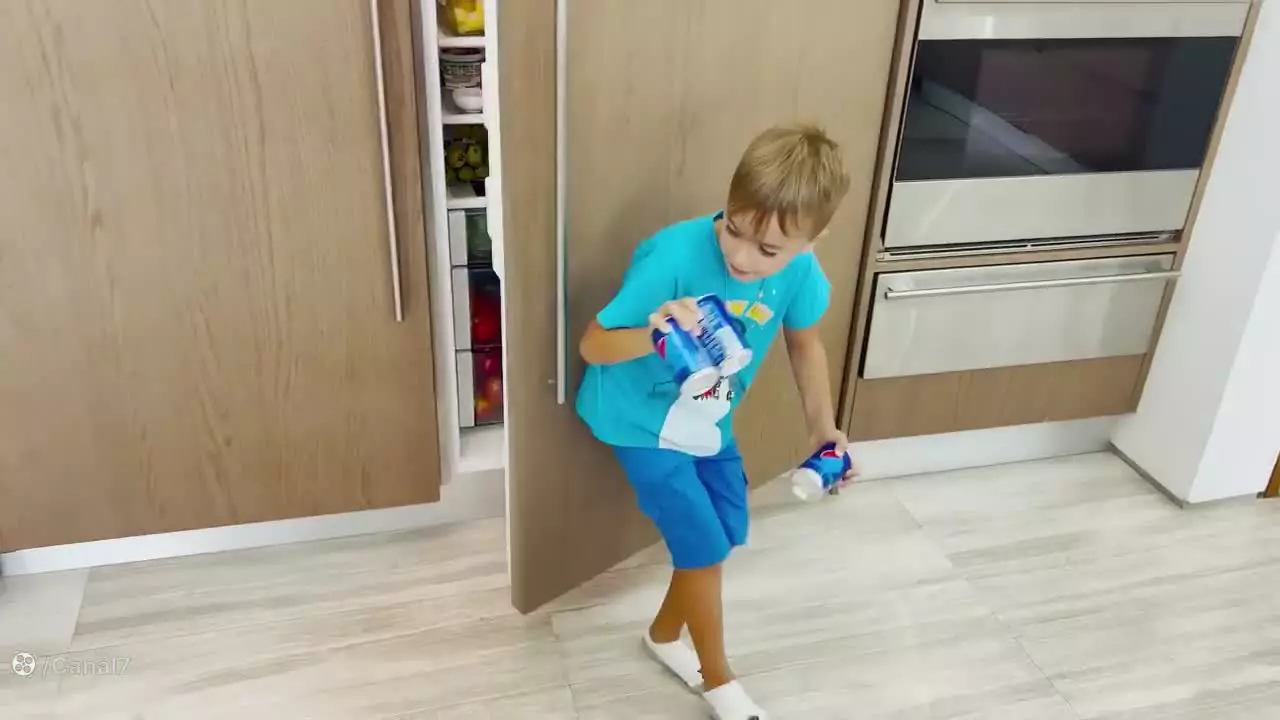 کودک ولاد و نیکی - کارتون ولاد و نیکیتا - چالش خانه بازی چهار رنگ ولاد و نیکی