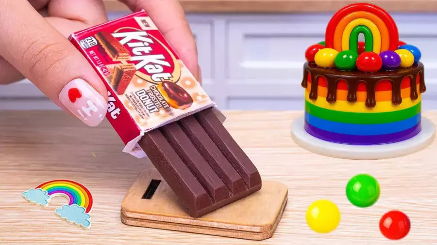 کیک کیت کت رنگین کمانی شگفت انگیز مینیاتوری | ایده های تزیین مینی کیک شکلاتی