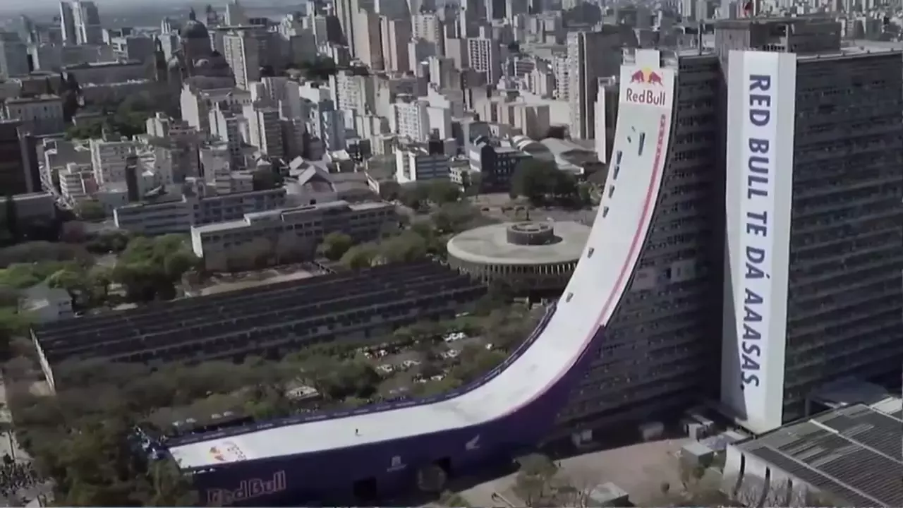 رکوردشکنی سندرو دیاس در بزرگ‌ترین رمپ اسکیت جهان