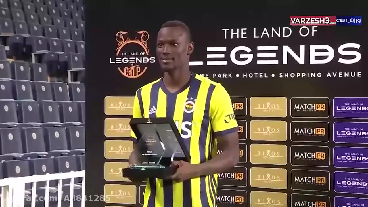 بهترین مهاجم چند فصل اخیر به استقلال بازگشت